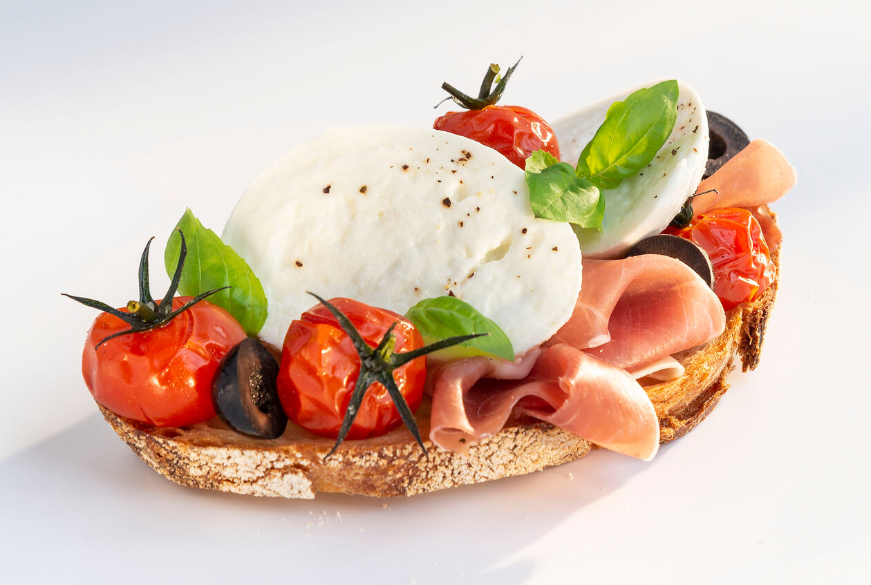 Galbani-Mozzarella-Cheese-Bruschetta.jpg